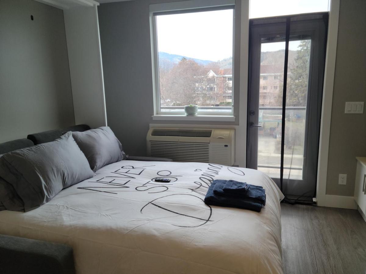 Cozy Studio Suite, 15Min Walk To Downtown Келоуна Экстерьер фото